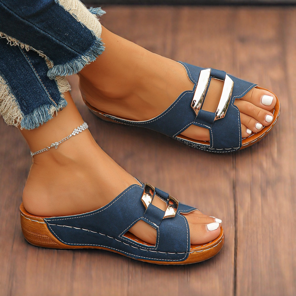 CAPRI | BUCKLE SLIDE SANDALS