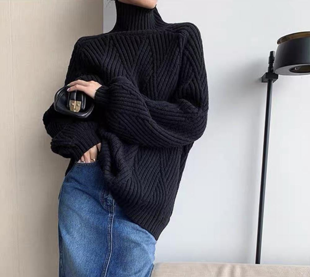 LUCIA | BLACK TURTLENECK SWEATER